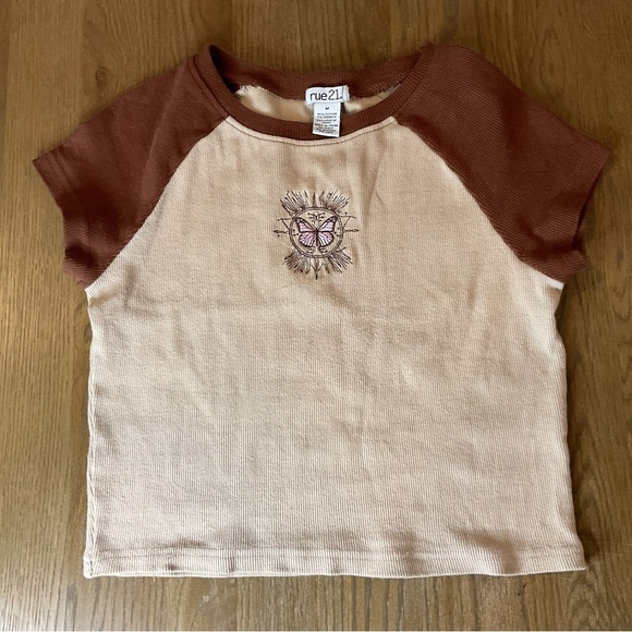 Y2K Rue21 Brown and Cream Short Sleeve Tee embroidered butterfly - Picture 8 of 9